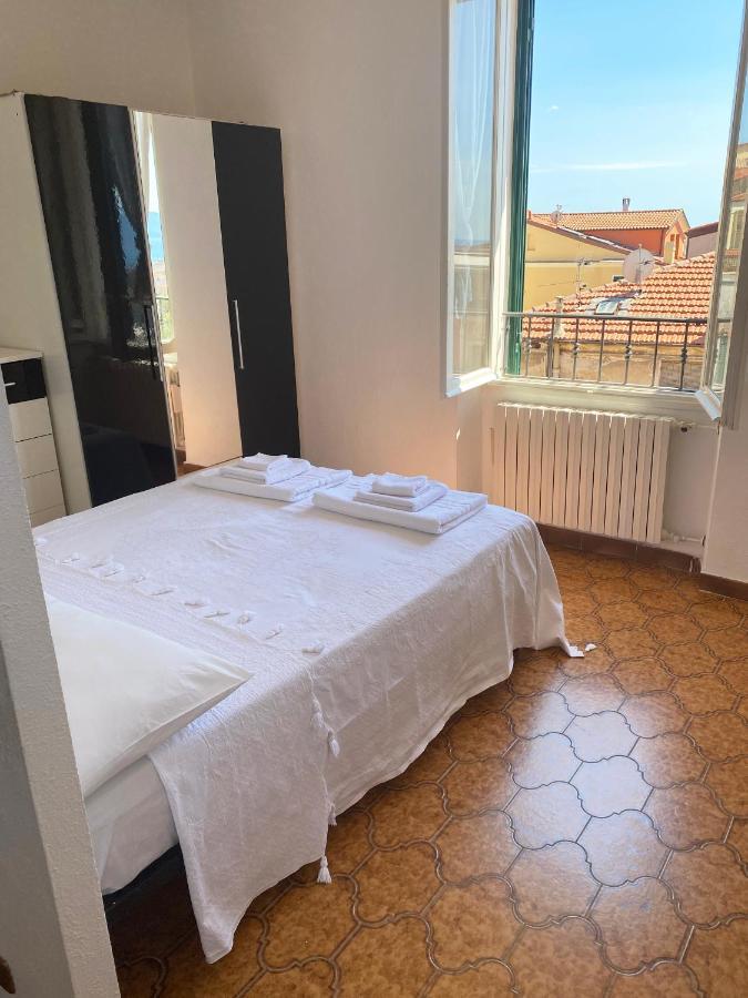 Casa Petra - Appartamento vista mare città vecchia Bordighera Extérieur photo