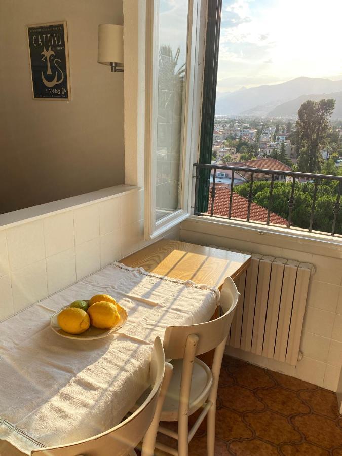 Casa Petra - Appartamento vista mare città vecchia Bordighera Extérieur photo